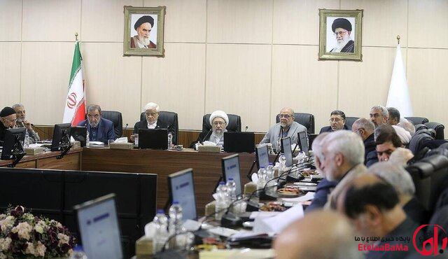 آملی لاریجانی: باید با تمهیداتی مانع بروز فشار به معیشت مردم شد