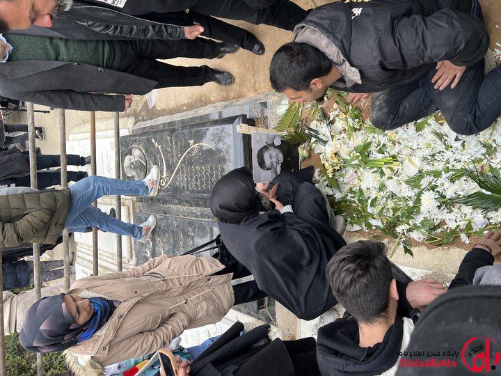 رضا رویگری در قطعه هنرمندان آرام گرفت