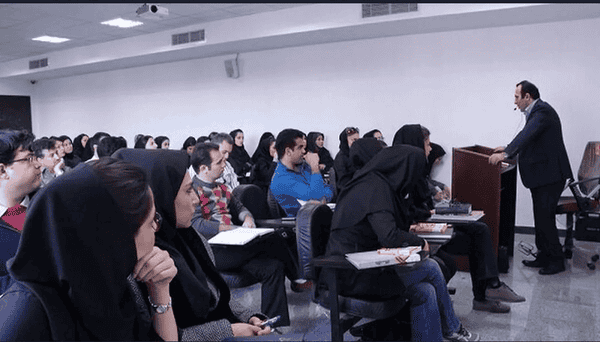 امتحانات تمام واحدهای دانشگاه آزاد استان تهران مجازی شد