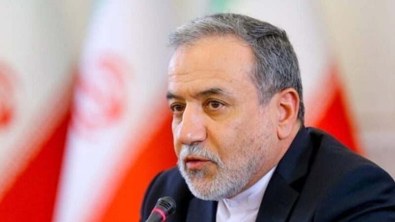عراقچی: آمریکا تلاش می‌کند با ایران تماس برقرار کند