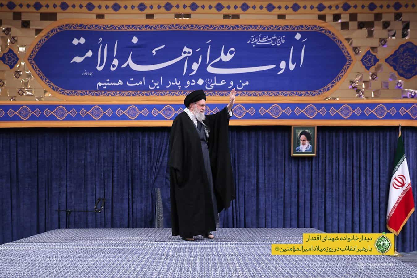 رهبر انقلاب: قشر بازاری جزو وفادارترین قشرهای کشور به انقلاب اسلامی است؛ به اسم بازار و بازاری نمی‌توان با نظام اسلامی مقابله کرد