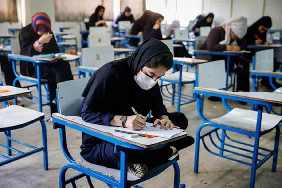 دانشگاه آزاد و بازی بلاتکلیفی: امتحانات نیمسال، حضوری یا مجازی؟ کسی خبر ندارد!