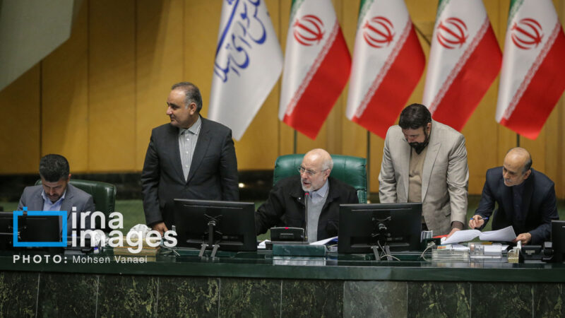 سقف معافیت مالیات بر درآمد ۴۰ میلیون تومان شد/ تعیین نرخ پلکانی برای اخذ مالیات