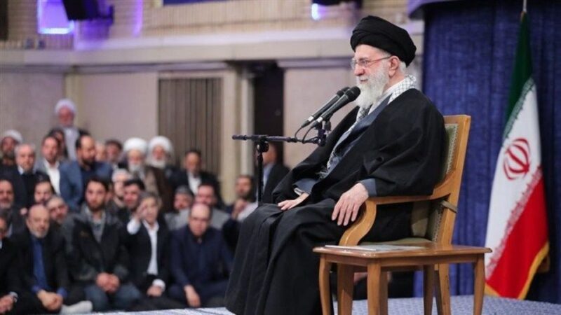 رهبر معظم انقلاب: ما داغدار و عزادار خون‌های ریخته شده در فتنه دی‌ماه هستیم