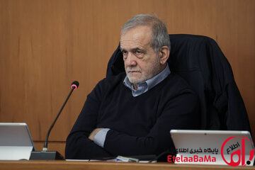 پزشکیان: فقر مردم در قشم و کیش غیرقابل قبول است/ باید مدارس منطقه آزاد به خوبی و با کیفیت تجهیز شود