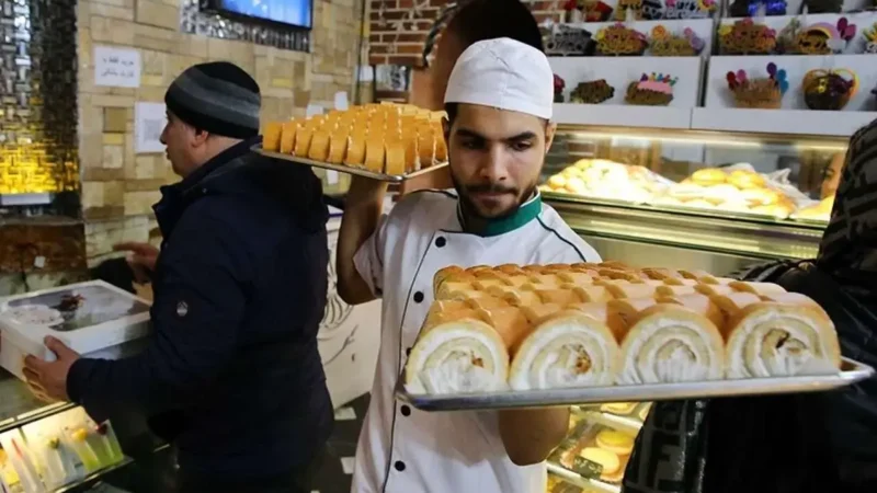 «شیرینی کیلویی ۸۰۰ هزار تومان شد!»؛ ویترین قنادی‌ها زیر سایه گرانی