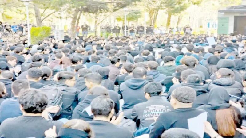 بازگشایی پرحاشیه دانشگاه‌ها پس از ۵۶ روز تعطیلی؛ کلاس‌ها شروع شد، تنش‌ها هم برگشت