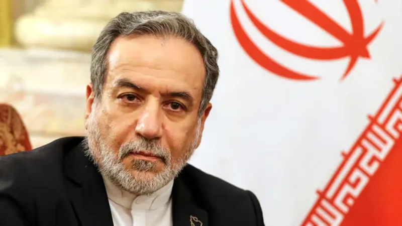 عراقچی: در صورت حمله آمریکا، پایگاه‌هایش در منطقه اهداف مشروع خواهند بود