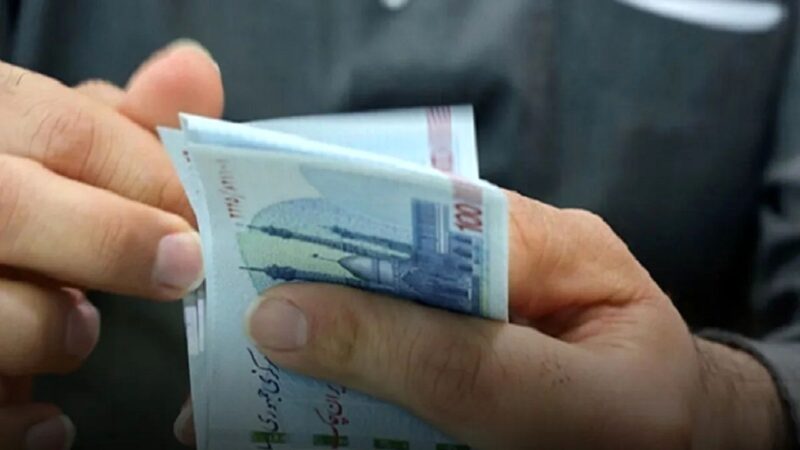 چرا تهرانی‌ها حساب‌هایشان را خالی می‌کنند؟ ترس از جنگ یا فروپاشی بانکی؟