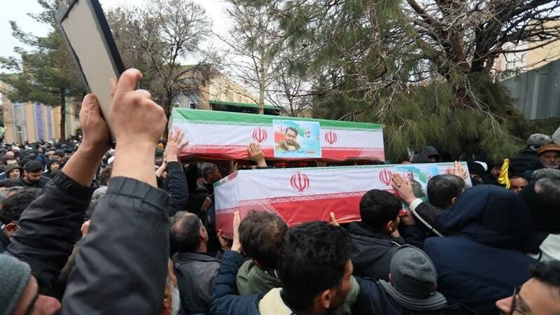 آیین وداع با پیکر 84 شهید ناوشکن «دنا» در میادین تهران برگزار می‌شود