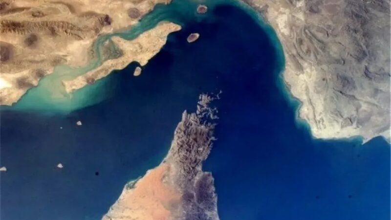 آینده نفت جهان در بنادر ایران رقم می‌خورد؟ / چرا کشتی‌ها دیگر آزادانه از تنگه هرمز عبور نمی‌کنند؟