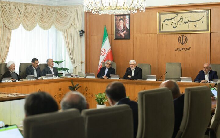 عارف: منابع سوخت نیروگاه‌ها ساماندهی می‌شود