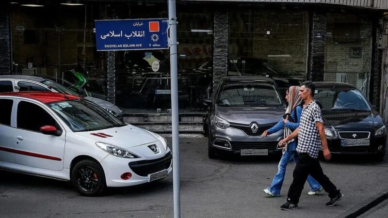 چرا قیمت خودرو ناگهان جهش کرد و این گرانی تا کی ادامه دارد؟
