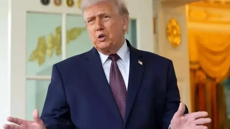 ادعای ترامپ: ترجیح می‌دهم با ایران به توافق برسم، اما همه گزینه‌ها روی میز است