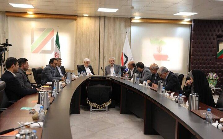 عارف: هیچ اختلافی درباره متن و پیشنهادهای مذاکره میان مسئولان کشور وجود ندارد