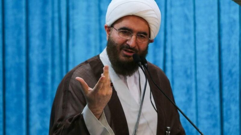 خطیب نماز جمعه تهران: اخلالگران اقتصاد کشور باید مجازات شوند