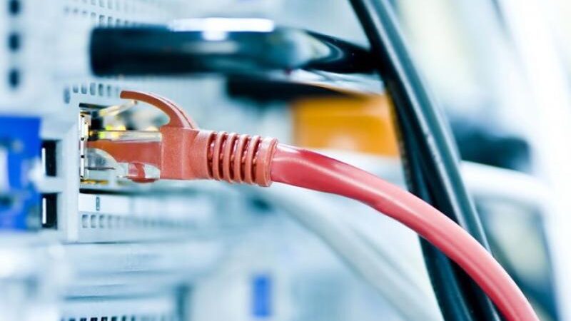 چرا با وجود وصل بودن اینترنت، سرعت و کیفیت اتصال در ایران هنوز پایین است؟