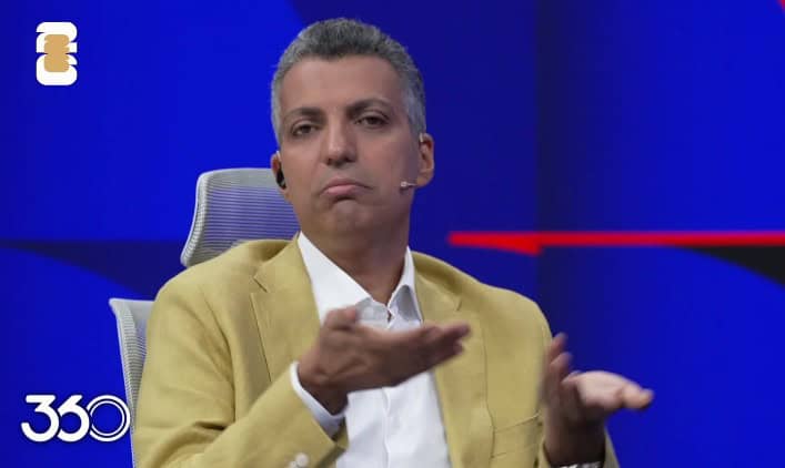 پاسخ تند عادل فردوسی‌پور به امیر قلعه‌نویی؛ ما در تهران بودیم، شما در ترکیه