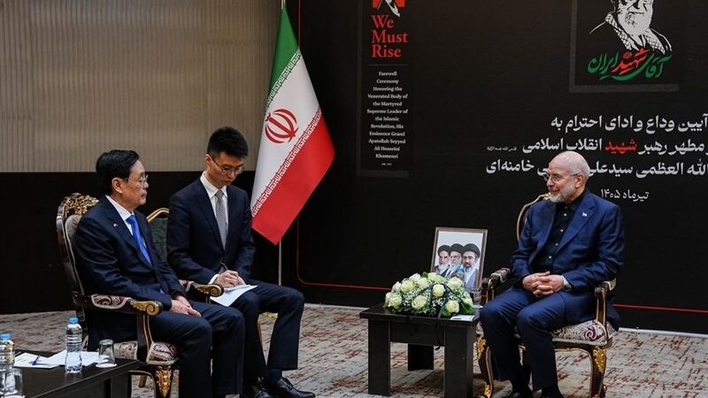 قالیباف: هرگونه دخالت آمریکا در تنگه هرمز را اجازه نمی‌دهیم