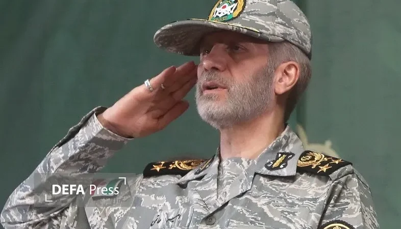 فرمانده کل ارتش: تا آخرین قطره خون از خاک پاک ایران دفاع می‌کنیم