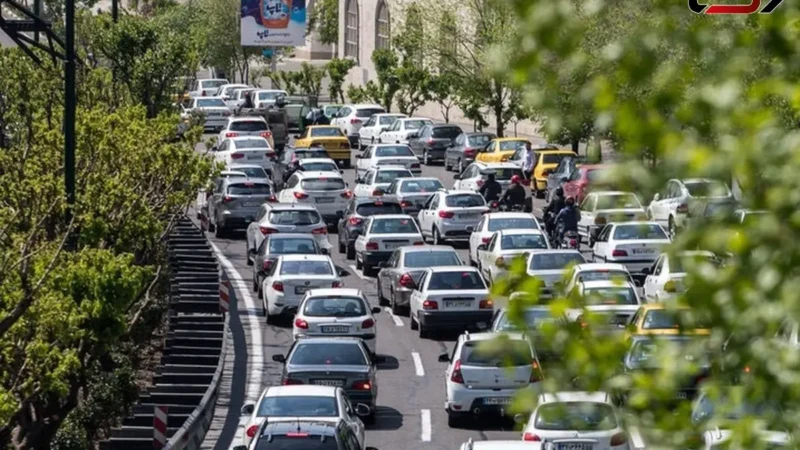 ترافیک نیمه‌سنگین در محورهای مواصلاتی و ورودی‌های البرز و تهران/زائران زمان سفرشان را مدیریت کنند
