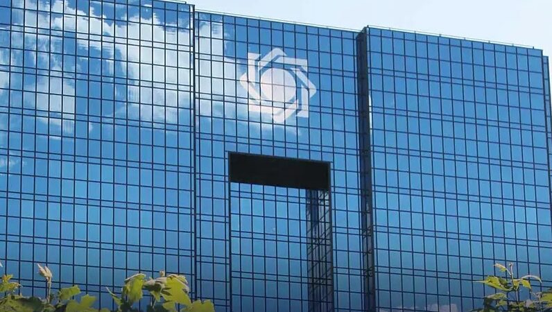 درآمد واقعی ایرانیان نصف شد؛ قدرت خرید به سطح سه دهه قبل بازگشت