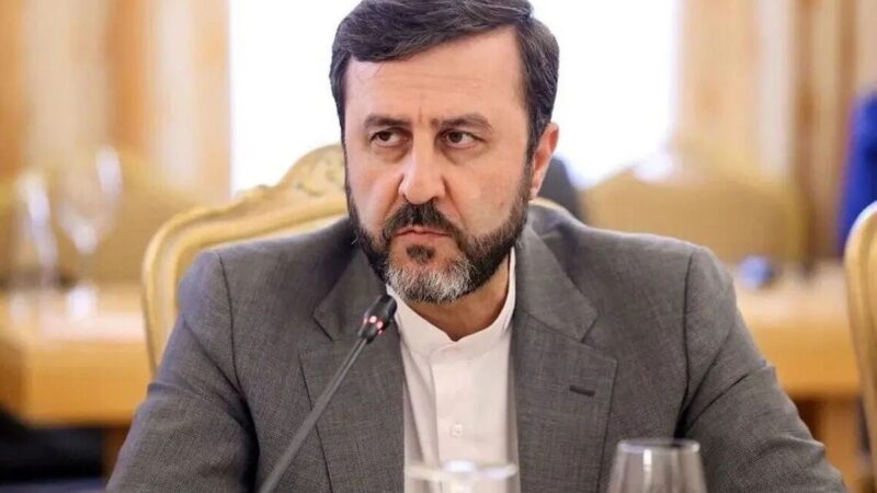 ایران طبق بند ۵ تفاهم اسلام‌آباد، متعهد به اتخاذ ترتیبات برای عبور ایمن و رایگان ۶۰ روزه بود، نه واگذاری کنترل تنگه