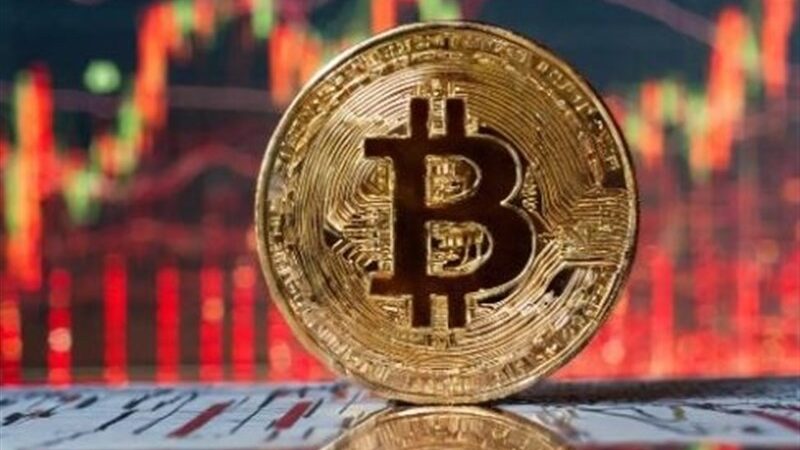 بیت‌کوین در سقوط ۳ درصدی به ۷۷ هزار دلار؛ سیاست وارش بازار رمزارزها را لرزاند