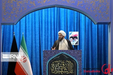 خطیب نماز جمعه تهران: افرادی برای حضور با پوشش‌های ناهنجار در عرصه اجتماعی، از خارج از کشور دلار و ارز دریافت می‌کنند!