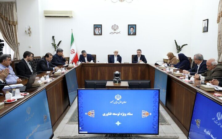 عارف: رئیس مجلس قول داده طرح «مقابله با نفوذ بیگانگان در کشور» از دستور کار خارج شود