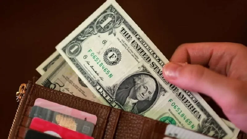 قیمت دلار امروز پنجشنبه ۵ شهریور ۱۴۰۵