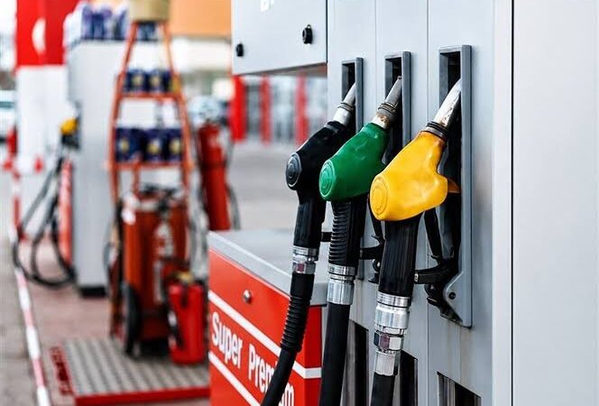 بنزین نرخ سوم در کمین درآمد رانندگان؛ معیشت ۴.۸ میلیون مسافرکش در معرض فشار جدید