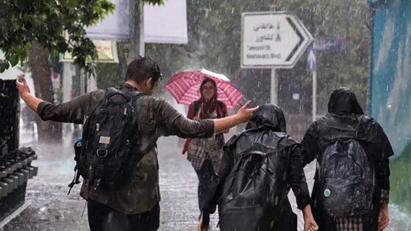 تهرانی ها منتظر باد شدید و گردوخاک باشند / هشدار بارندگی و رعدوبرق در ۶ استان