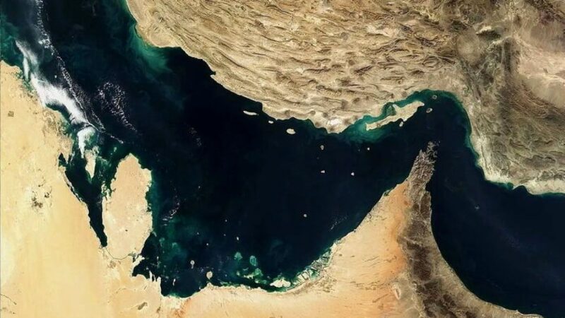عمان: تنگه هرمز باز خواهد شد