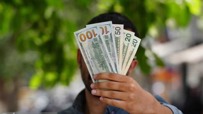 قیمت دلار امروز ۲ هزار و ۹۱۰ تومان بالا رفت؛ یورو به ۲۶۷ هزار تومان رسید