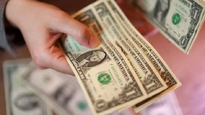 شوک جدید در بازار ارز؛ قیمت دلار امروز از ۲۲۷ هزار تومان عبور کرد