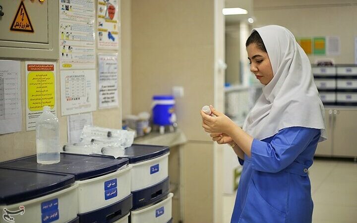 چرا پرستاران از شغل خود استعفا می‌دهند؟ روایت تلخ از حقوق پایین و شیفت‌های سنگین