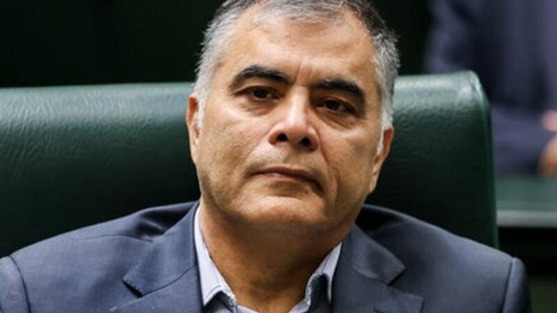 پاک‌نژاد: استعفای من هیچ ارتباطی با ادعاهای ترامپ ندارد