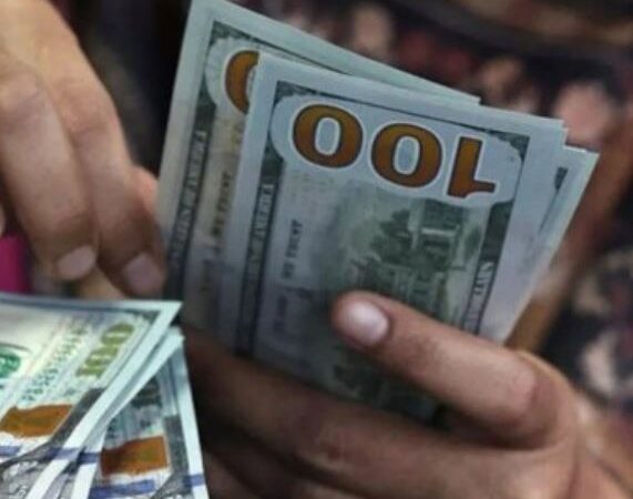 بانک مرکزی با ارزپاشی ۲ میلیارد دلاری به جنگ گرانی دلار رفت؛ بازارساز این بار چه در چنته دارد؟